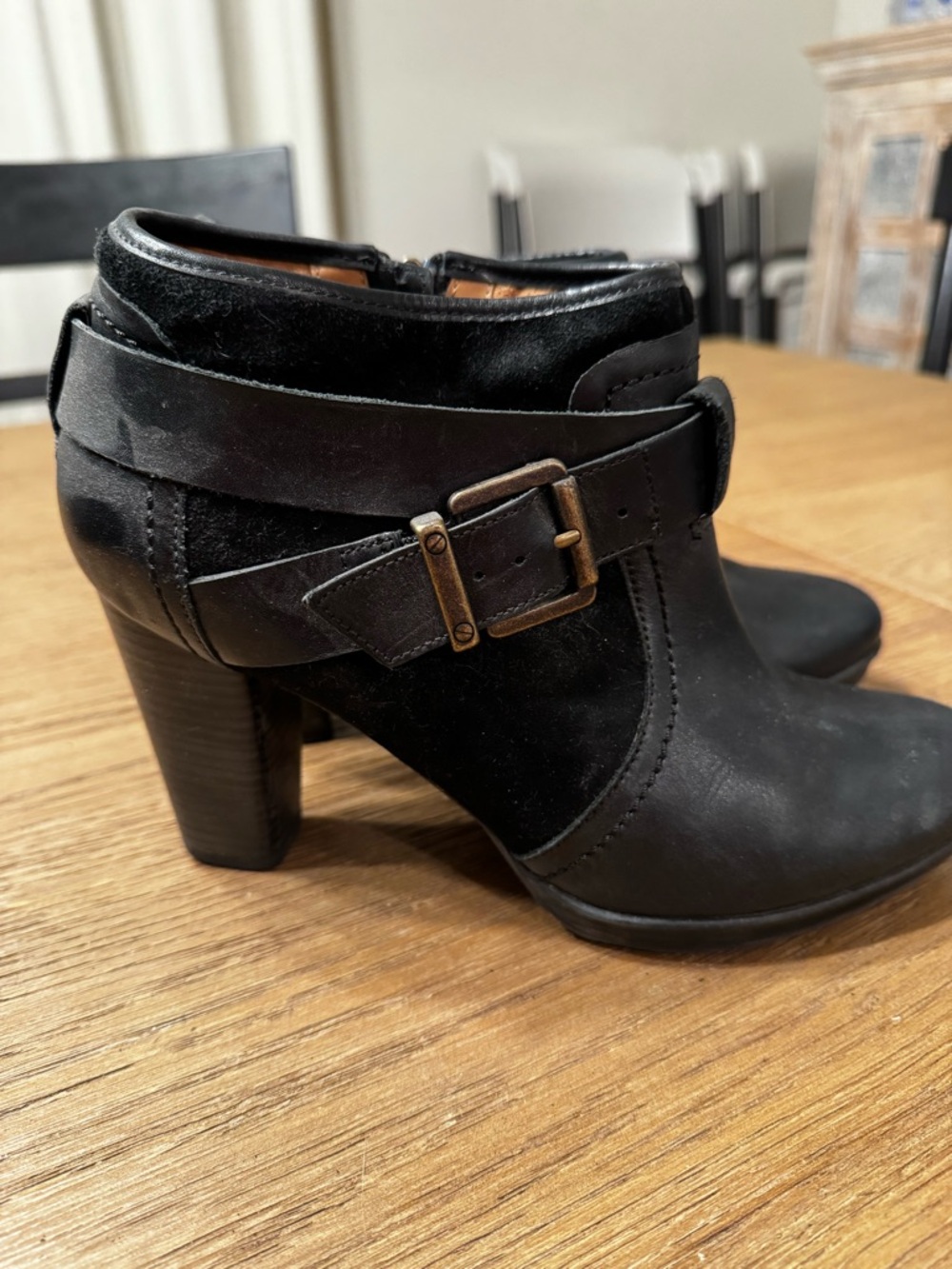 Clarks Lida Dallas Leather Black Ankle Booties with Buckle Strap Accent